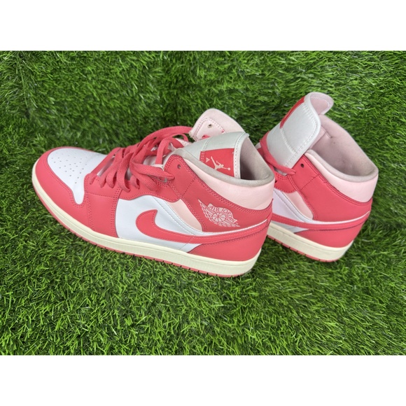 Air Jordan 1 Mid Womens White Sea Coral Lifestyle Air-Sole Streetwear Casual - Picture 2 of 6